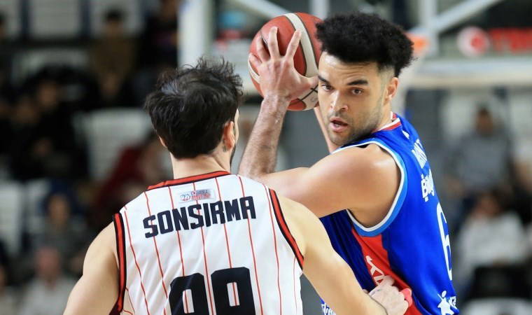 Anadolu Efes deplasmanda güldü!