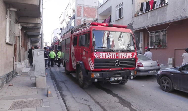 Bağcılar'da 4 katlı binada yangın: 1 ölü