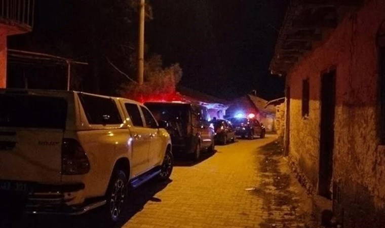 Denizli'de feci olay: Babasını sopayla dövüp başını taşla ezerek öldürdü!