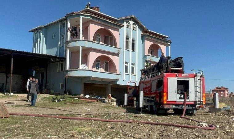 Kütahya'da korkutan yangın... 2 kişi hastaneye kaldırıldı!