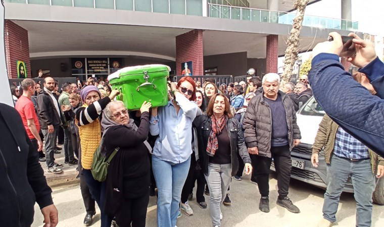 Antalya'da kadın cinayeti: Satırla öldürülen Sevcan’ın tabutunu kadınlar taşıdı