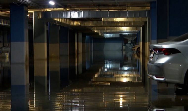 Bayrampaşa'da 4 katlı otoparkı su bastı: Ekipler harekete geçti