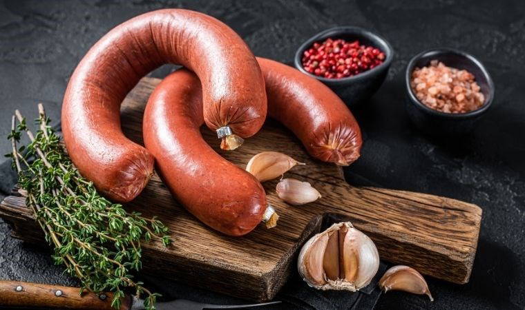 Lezzeti ve doğallığı sofralarınıza taşıyın: Ev yapımı sucuk tarifi