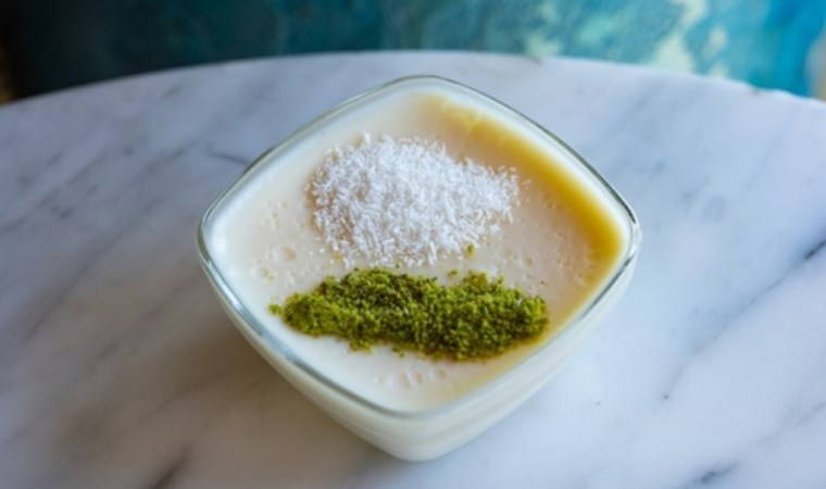 Osmanlı saray mutfağından sofralarınıza gelen enfes lezzet: Tavuk göğsü tatlısı tarifi