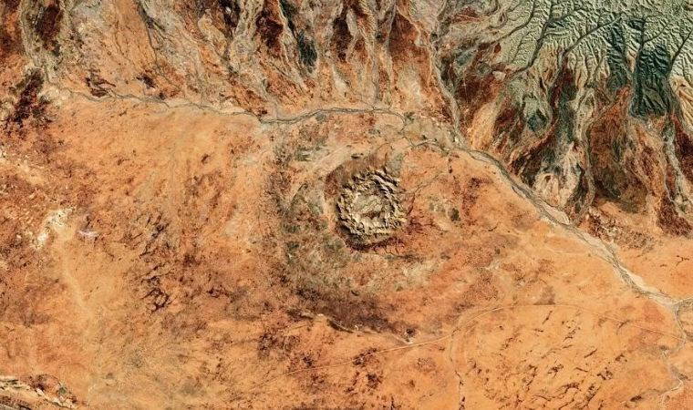 Dünyanın en eski meteor krateri Avustralya’da bulundu
