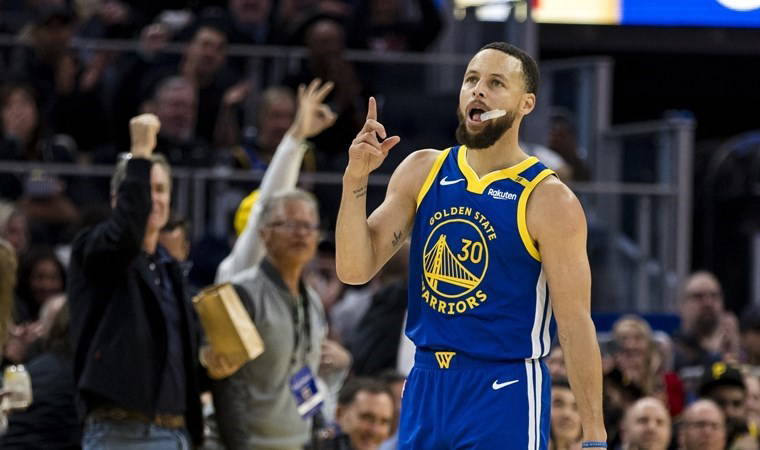 Stephen Curry, 4000 üçlükle tarihe geçti!