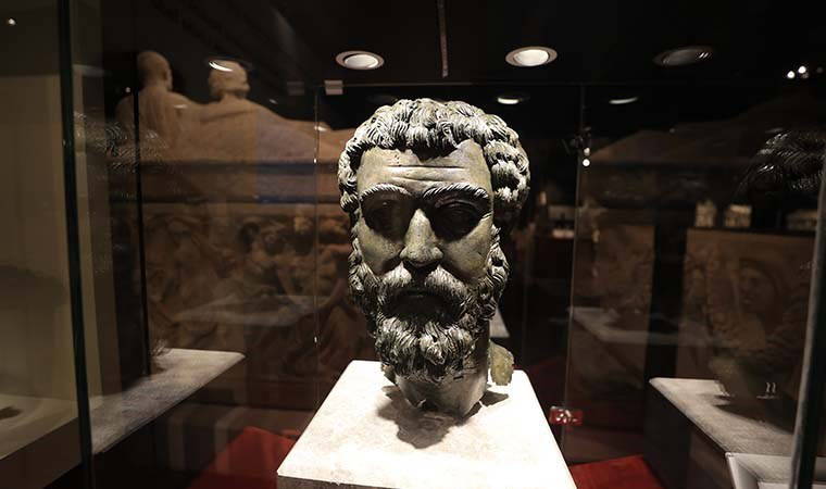 Türkiye'den kaçırılan eserler anavatanına döndü