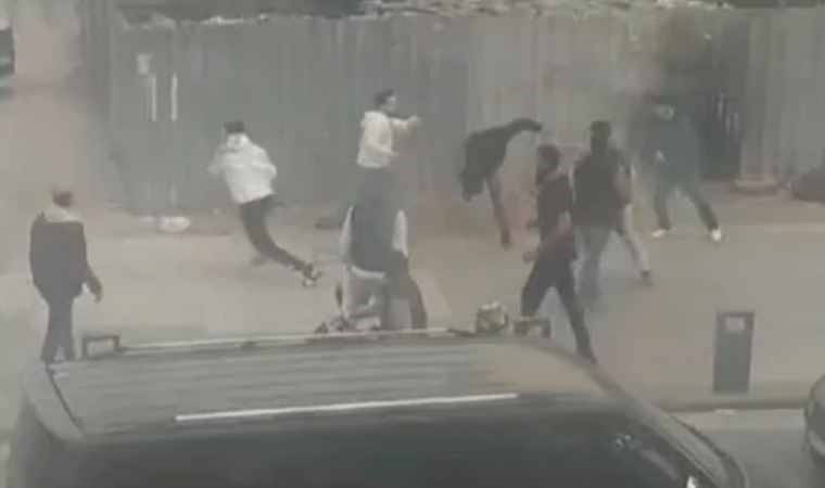 Sultangazi’de iftar vakti taşlı sopalı kavga!