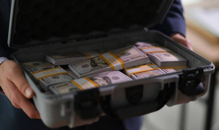 Beyrut Havalimanı'nda ele geçirilen para dolu valizin 'İstanbul'dan sevk edildiği' iddia edildi