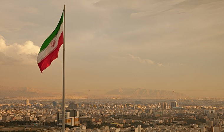 İran Cumhurbaşkanı Pezeşkiyan uyardı: 'Başkent çöküyor!'