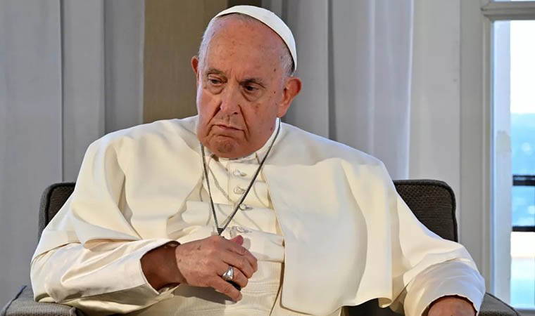 14 Şubat’tan bu yana tedavi altında… Papa’dan ilk fotoğraf!