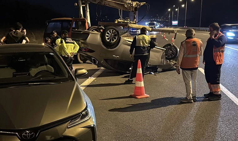 Kuzey Marmara Otoyolu'nda 2 otomobil çarpıştı: Çok sayıda yaralı!