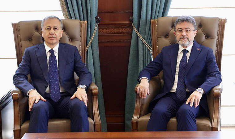 Bakan Yerlikaya ve Bakan Yumaklı arasında 'sokak köpekleri' görüşmesi
