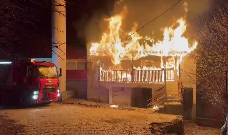 Faciadan dönüldü: Kahramanmaraş'ta cami lojmanında korkutan yangın!