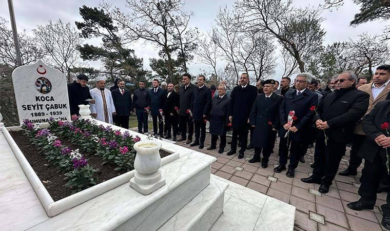 Çanakkale Zaferi'nin kahramanı Seyit Onbaşı, mezarı başında anıldı