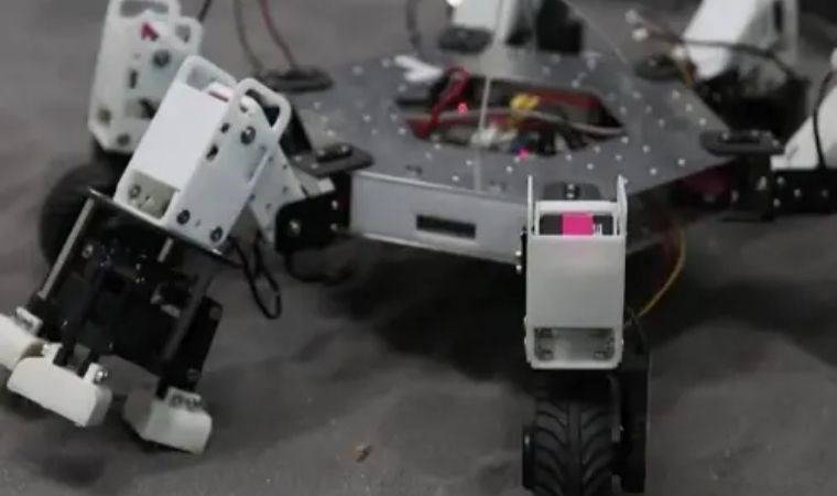 Çin'deki bilim insanları altı bacaklı robot geliştirdi
