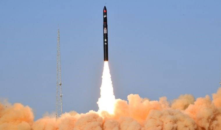 Çin, CERES-1 roketiyle 8 uydu fırlattı