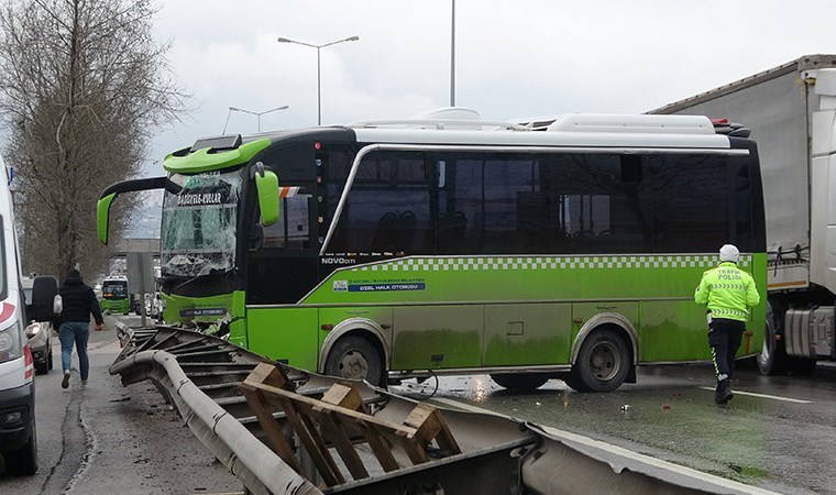 Kocaeli'de faciadan dönüldü! Özel halk otobüsü ile kamyonet çarpıştı: Yaralılar var...