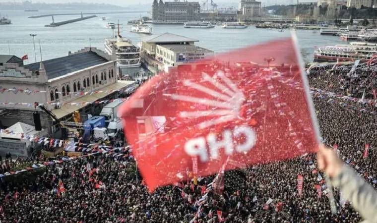 Deniz Yücel saat verdi, halka çağrıda bulundu: 'CHP parti binalarına davet ediyoruz'