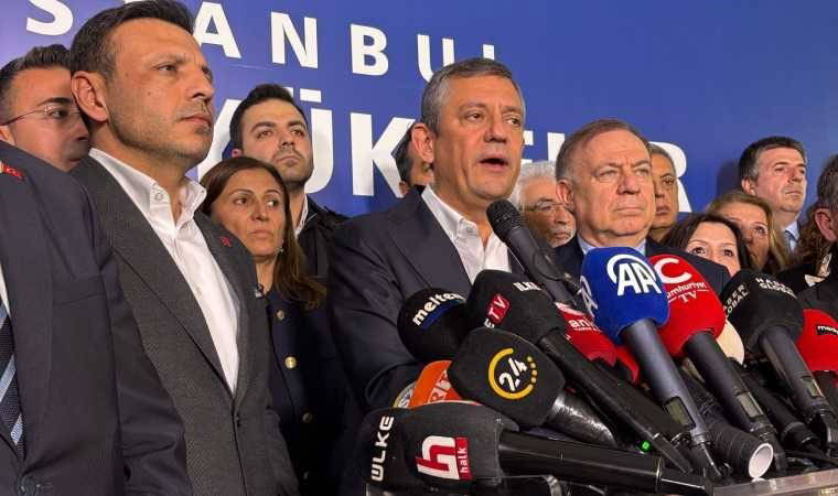 CHP Genel Başkanı Özgür Özel'den İBB binasında çarpıcı sözler: 'Lideri yanlış yazmışlar!'