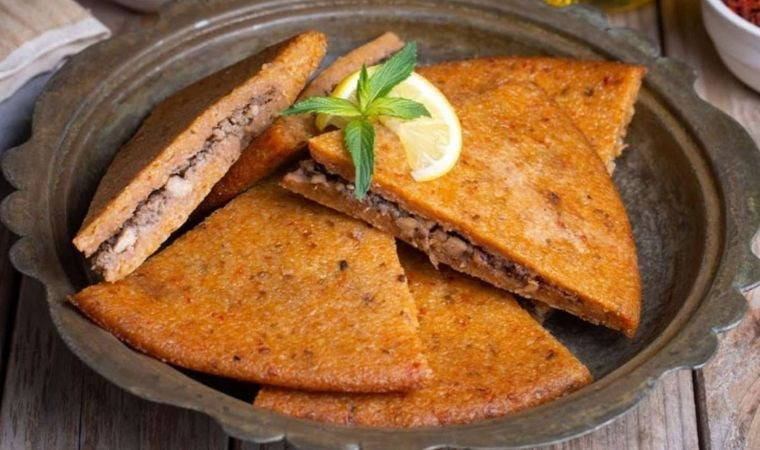 30 dakikada iftar sofralarına hazırlayabileceğiniz geleneksel lezzet: Tepsi oruğu tarifi