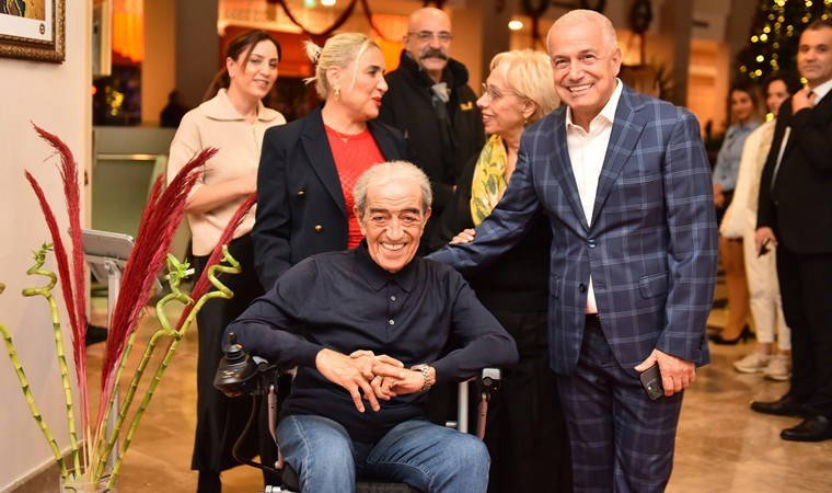 Yaşamını yitiren Edip Akbayram'ın ailesiyle birlikte son görüntüleri ortaya çıktı