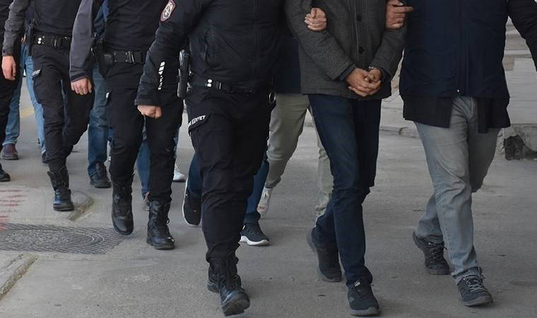 İzmir'de FETÖ operasyonu: 9 polis gözaltına alındı!
