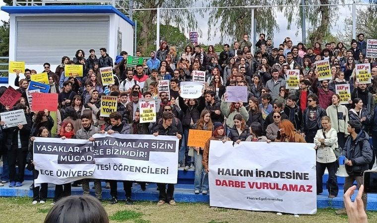 Üniversite öğrencileri Ekrem İmamoğlu için yürüdü