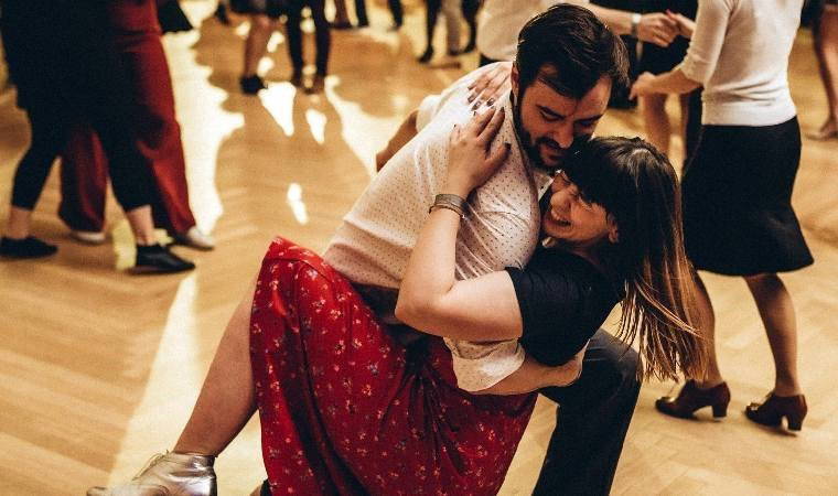 Tekirdağ'da acı olay: Sırp dansçı feci şekilde can verdi!