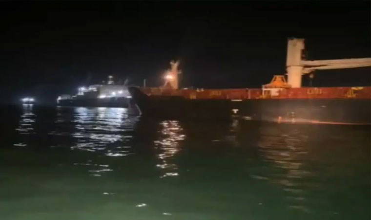 İstanbul'da yük gemisi karaya oturdu