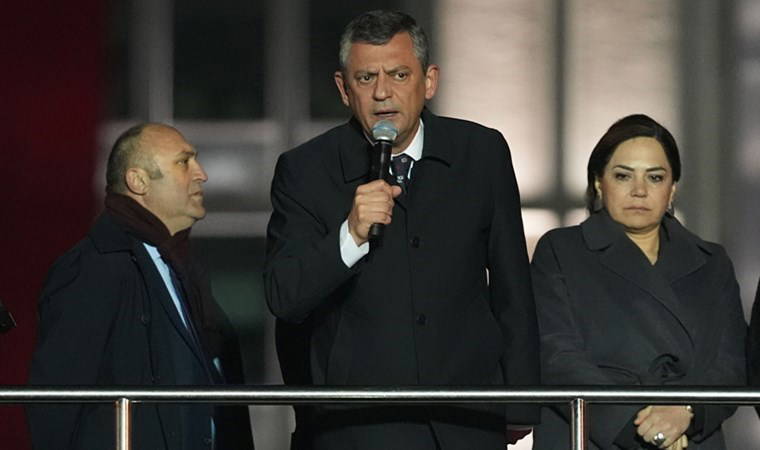 Özgür Özel'den Adalet Bakanı ve İçişleri Bakanı'na 'sokak' yanıtı: 'Milletin anayasal hakkı olan demokratik tepkiye saygı duyacaksınız'