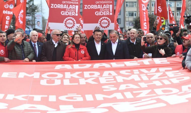 DİSK'ten Saraçhane’ye yürüyüş... Çerkezoğlu: “Yerel seçimlerde yenilgiye uğrayan iktidar, kendisini yenen herkesten intikam almaya çalışmaktadır”