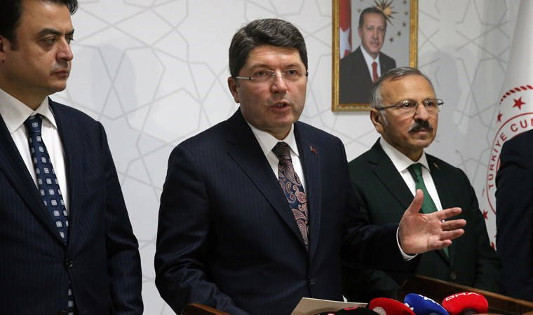 Bakan Tunç'tan yeni 'İmamoğlu soruşturması' açıklaması... Özgür Özel'i hedef aldı: 'Haddini bilsin!'