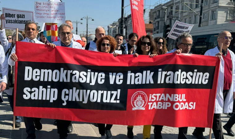 İstanbul Tabip Odası hekimleri, halkın iradesine sahip çıkmak için Saraçhane'ye yürüyor