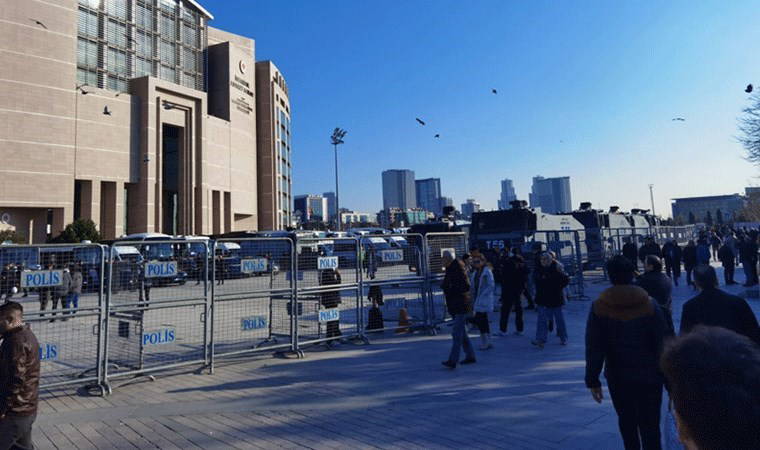 'İmamoğlu' yasağı... Valilik saatler kala Çağlayan'ı trafiğe kapattı