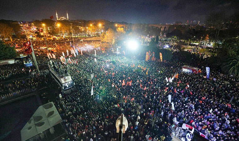 Yüzbinler Saraçhane'de: Milyonlar ekran başında... İmamoğlu'nun yayını rekor izlendi