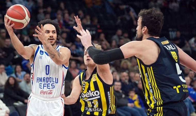 Fenerbahçe Beko, müthiş maçta Anadolu Efes'i devirdi!