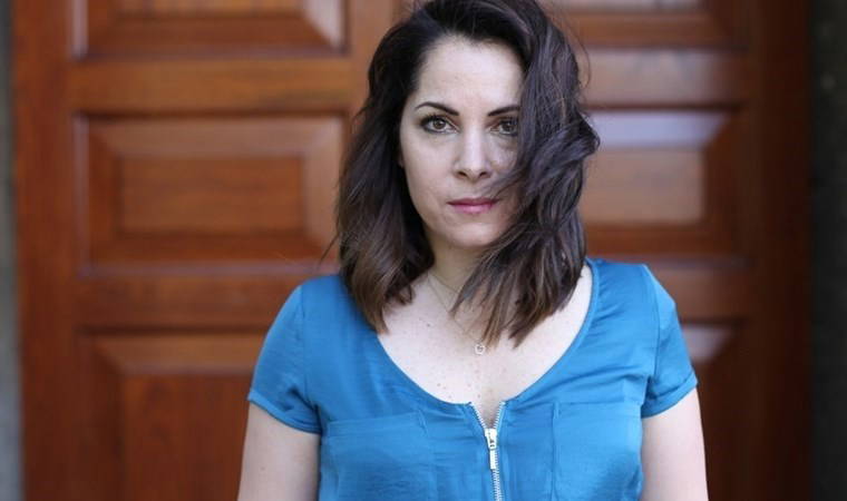 Oyuncu Sevinç Erbulak'tan polise sert tepki: 'O eylem kanunsuz değil senin o gençlere yaşattığın zorbalık kanunsuz'