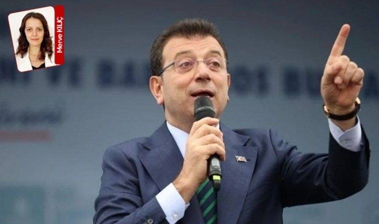 Protestolar sürerken dikkat çeken kulis...