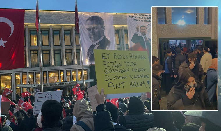 Özgür Özel'in konuşması bitti, müdahale başladı: Yurttaşlar İBB Binasına sığındı