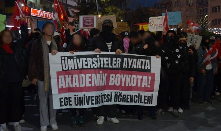 İzmir'de 'İmamoğlu' eylemleri: 10 kişi tutuklandı