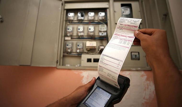 Kapıyı açık bıraktı...