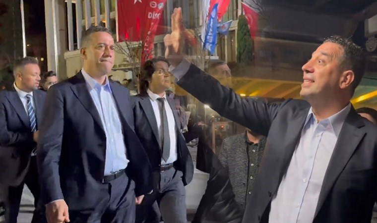 CHP'li Ali Mahir Başarır'dan 'müdahale' önlemi! Kendini siper etti, gençleri Saraçhane'den metroya kadar götürdü