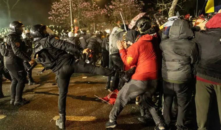 Emniyet açıkladı: 143 adrese baskın...