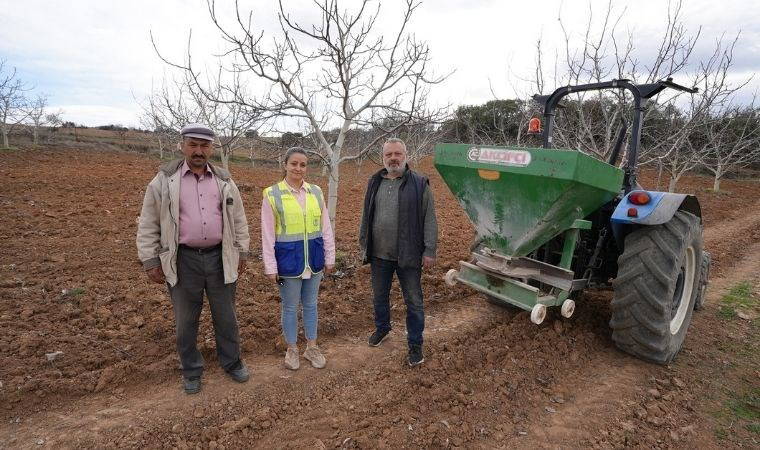 Denizli Büyükşehir Belediyesi çiftçinin yüzünü güldürdü