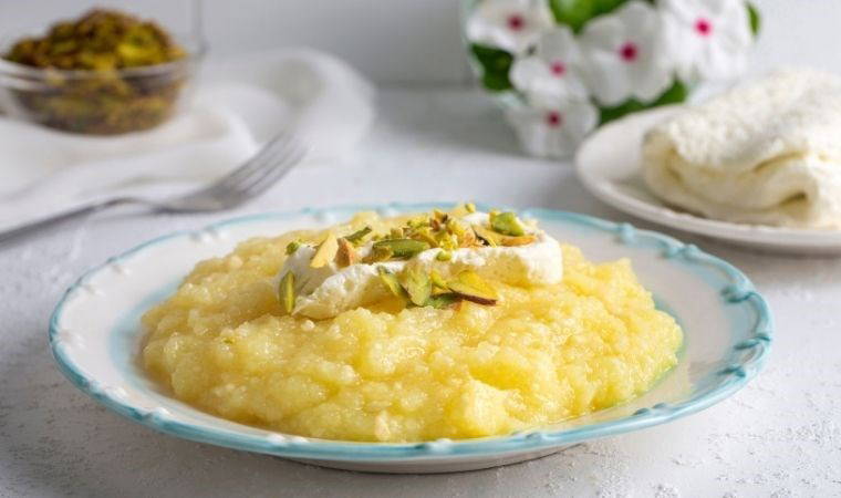 Sadece 5 malzemeyle iftar sofralarına lezzet katacak enfes tatlı: Peynir helvası tarifi