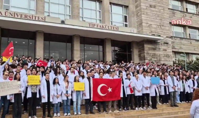 Ankara Üniversitesi Tıp Fakültesi ile Hacettepe Üniversitesi Tıp Fakültesi'nde 'İmamoğlu' eylemi