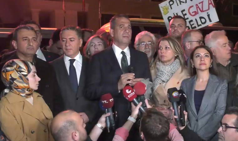 CHP, RTÜK binası önünde