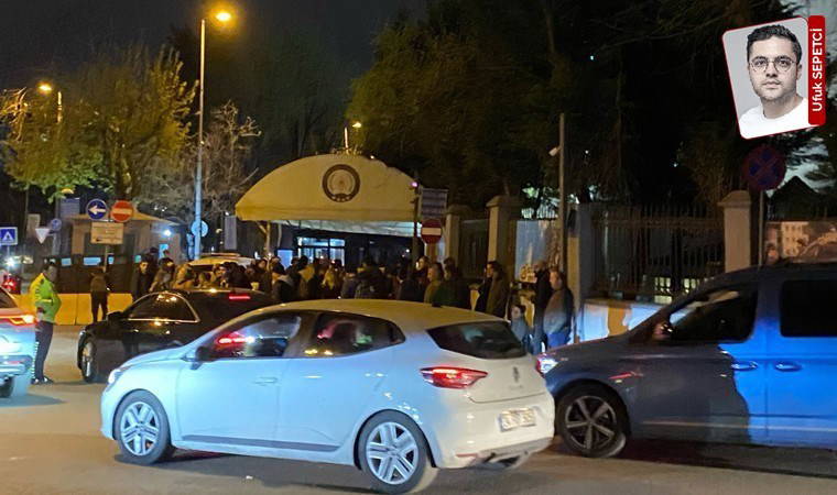 Son Dakika... Şişli'de öğrencilere polis müdahalesi: 3'ü avukat, yaklaşık 100 kişi gözaltında!