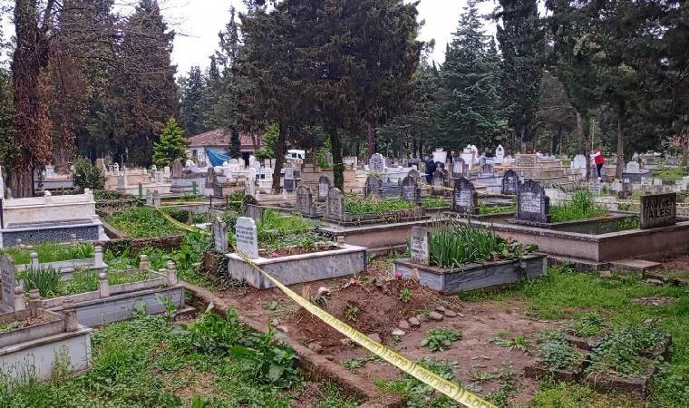 Mezarlık ziyaretinde kan aktı... Yaralılar var!